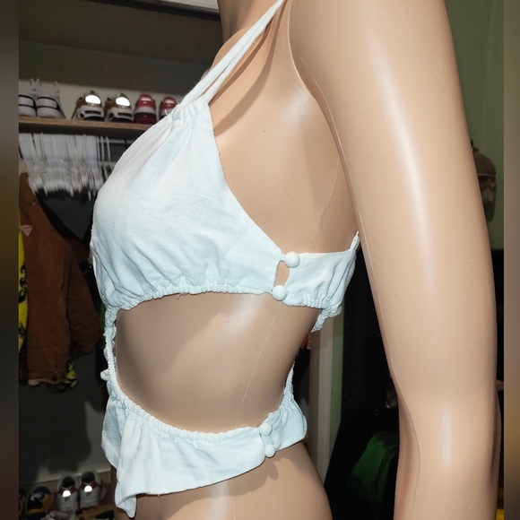 Elegant White Asymmetrical Crop Top - Picture 3 of 7